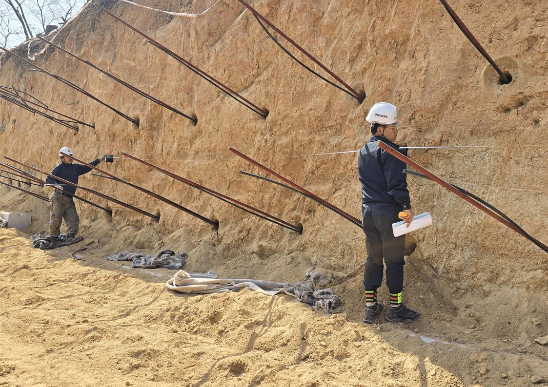 천공 및 보강재 설치