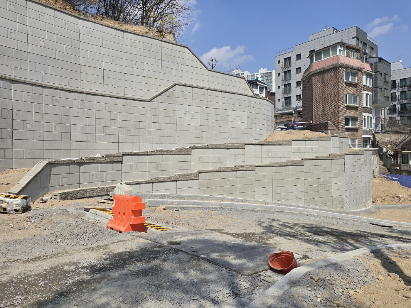 홍은동 13구역 주택재개발 아파트 신축부지 패널옹벽 보강공사
